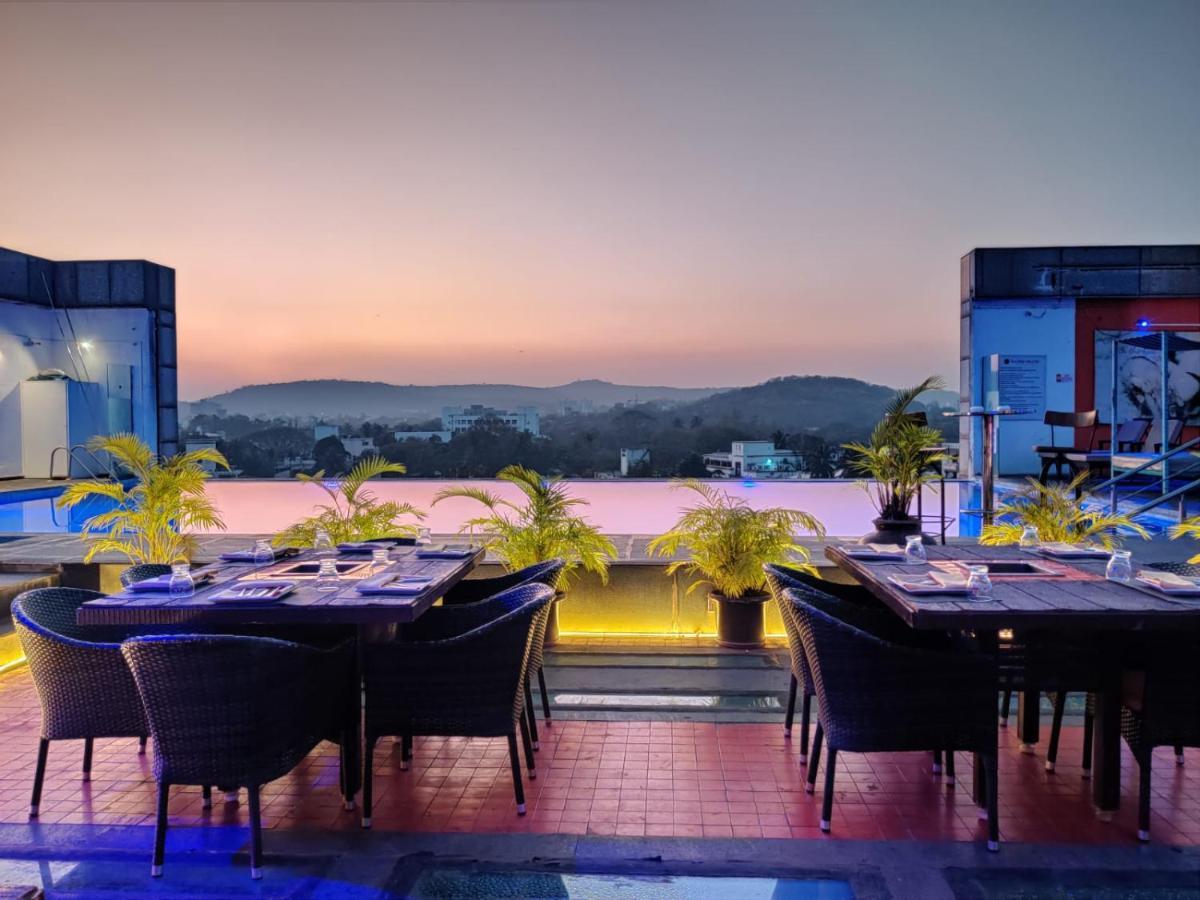 Ramee Grand Hotel And Spa, Pune Exterior photo