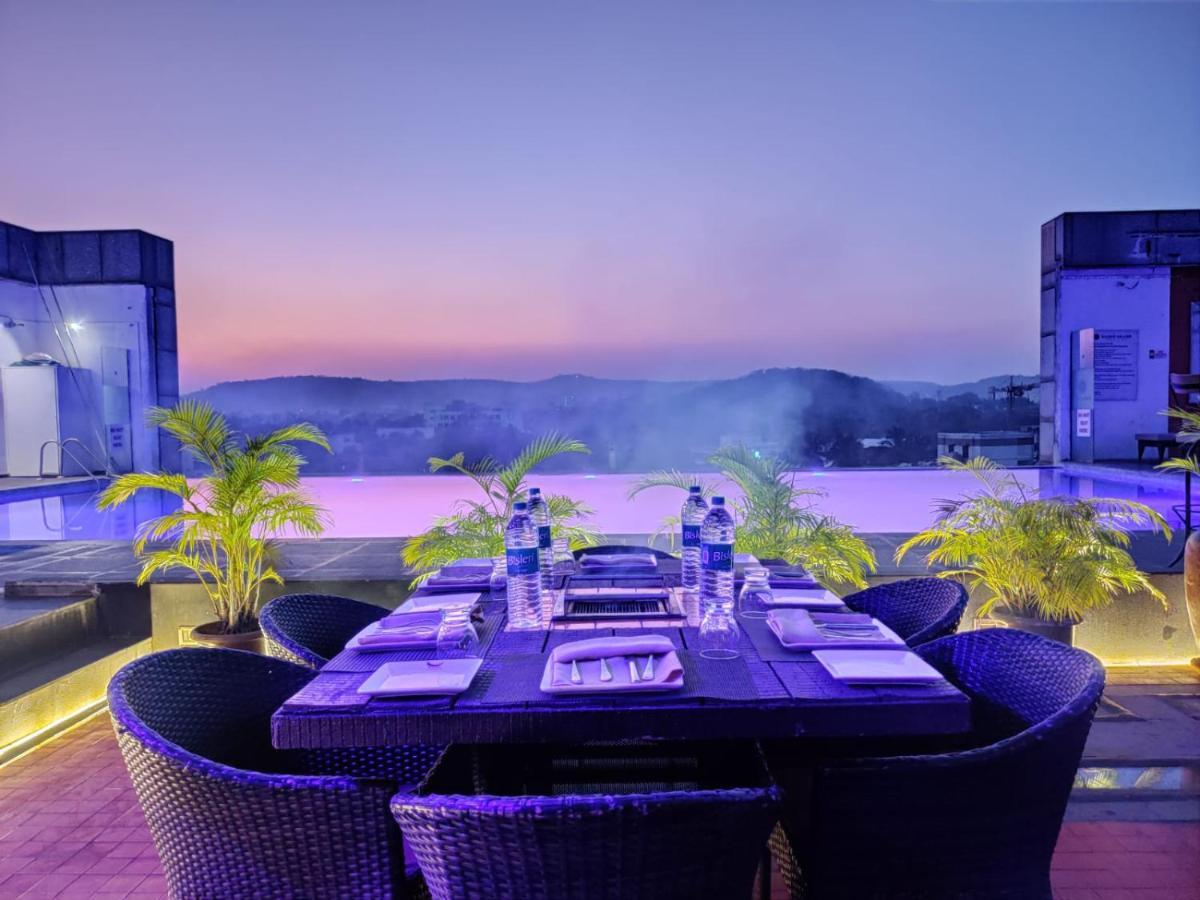 Ramee Grand Hotel And Spa, Pune Exterior photo