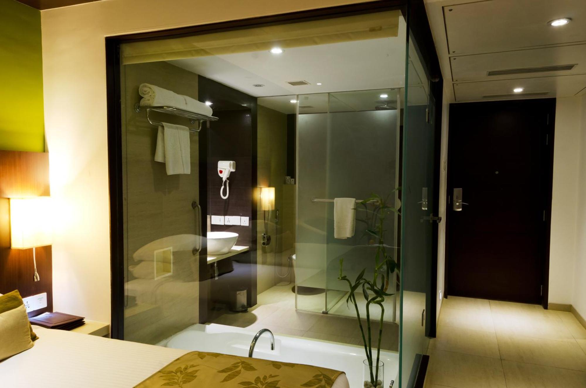 Ramee Grand Hotel And Spa, Pune Exterior photo