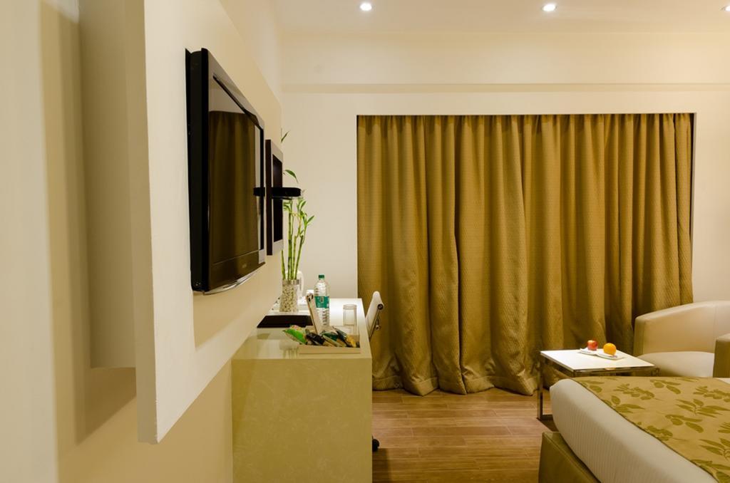 Ramee Grand Hotel And Spa, Pune Exterior photo