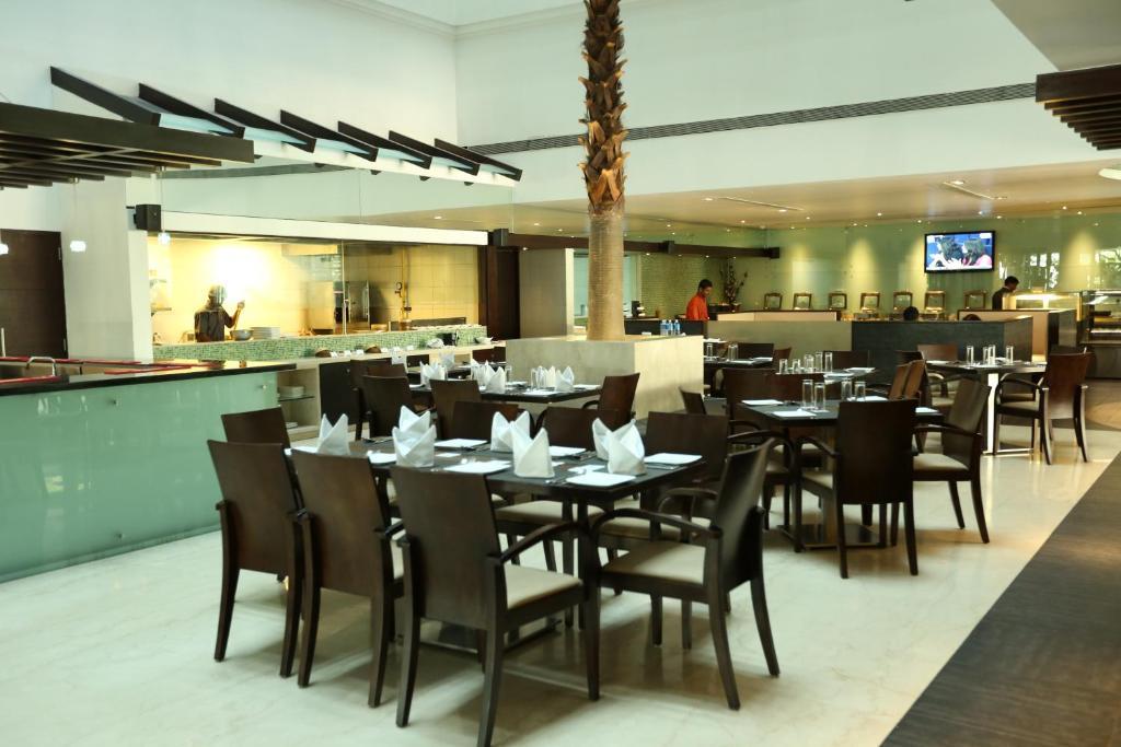 Ramee Grand Hotel And Spa, Pune Exterior photo