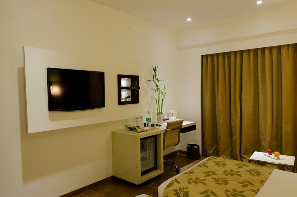 Ramee Grand Hotel And Spa, Pune Exterior photo