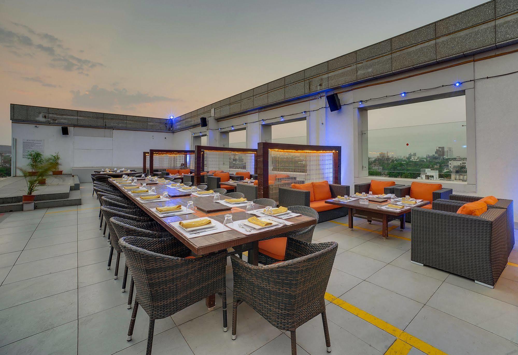 Ramee Grand Hotel And Spa, Pune Exterior photo